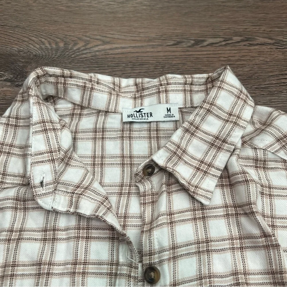 Hollister California button-down blouse in white and brown plaid Medium - Picture 5 of 6